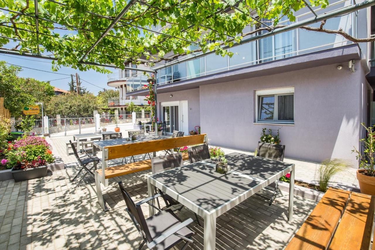 Linden Apartments Potos Exterior photo